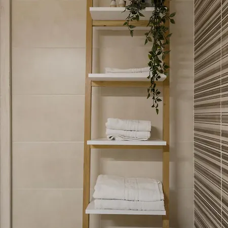 Rust & * בוקרשט